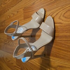 Steve Madden nude heels 7.5